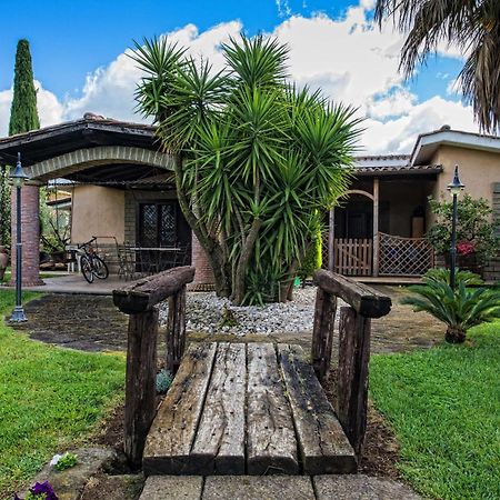 Il Giardino Dei Flintstones B&B Черветере Экстерьер фото