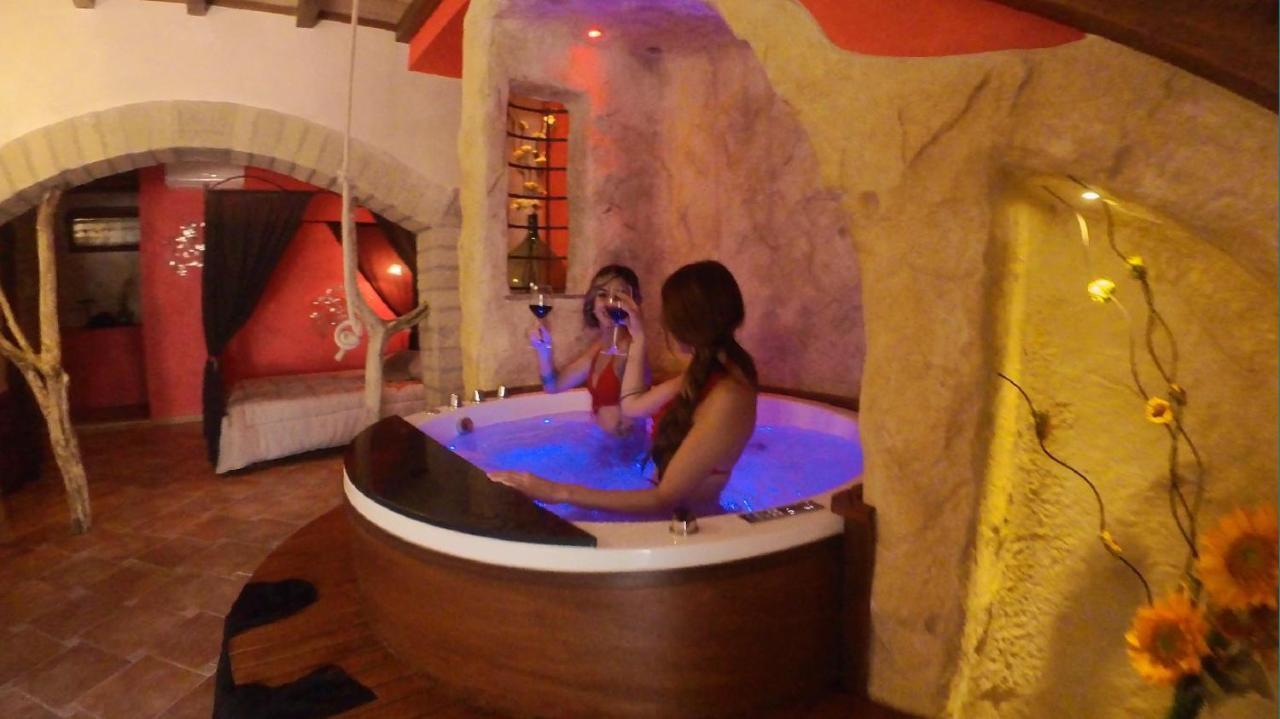 Il Giardino Dei Flintstones B&B Черветере Экстерьер фото