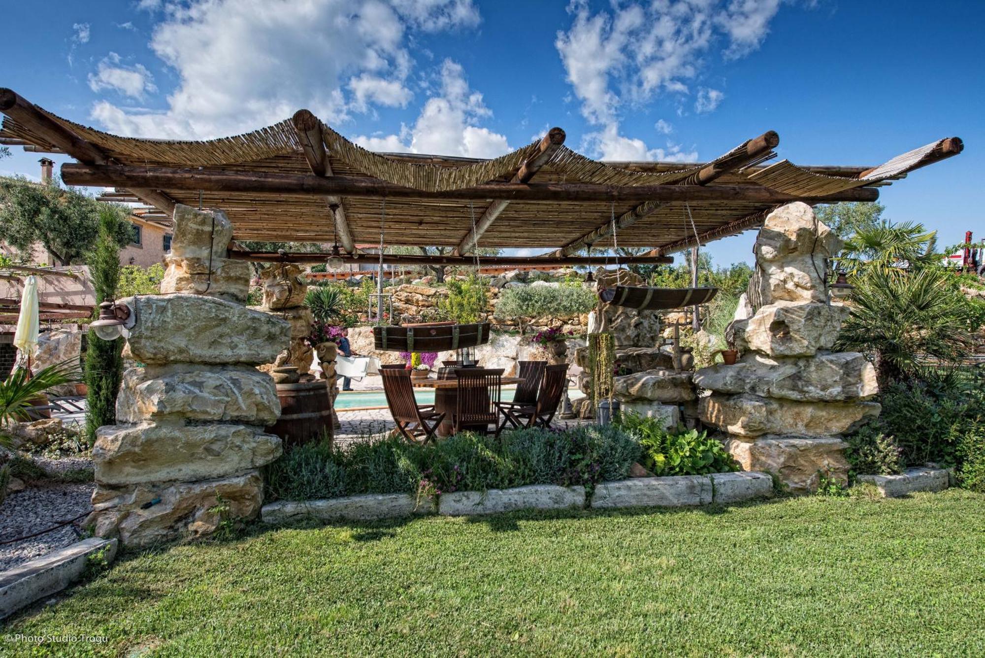 Il Giardino Dei Flintstones B&B Черветере Экстерьер фото