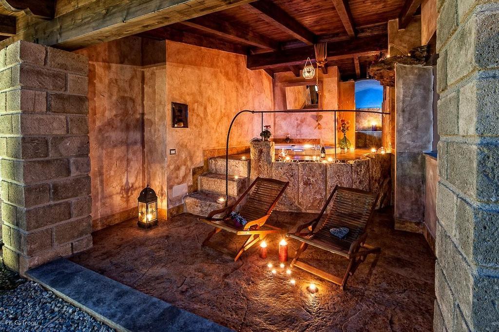Il Giardino Dei Flintstones B&B Черветере Экстерьер фото