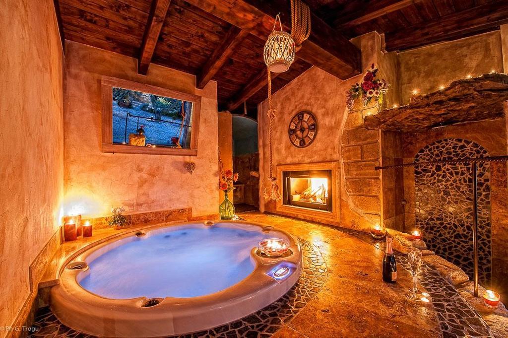 Il Giardino Dei Flintstones B&B Черветере Экстерьер фото