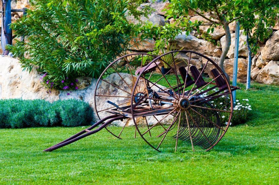 Il Giardino Dei Flintstones B&B Черветере Экстерьер фото