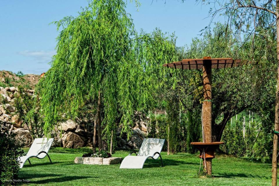 Il Giardino Dei Flintstones B&B Черветере Экстерьер фото