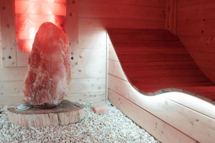 Il Giardino Dei Flintstones B&B Черветере Экстерьер фото